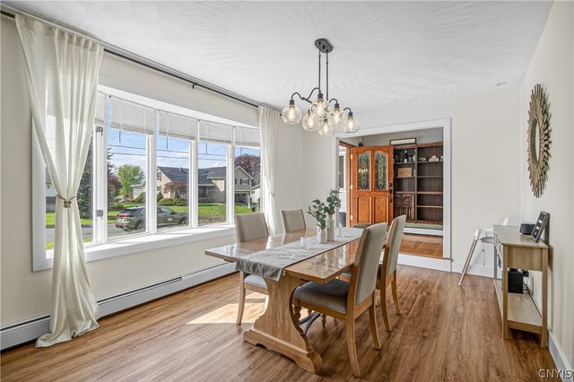308 Washington Dr, New Hartford, NY 13413