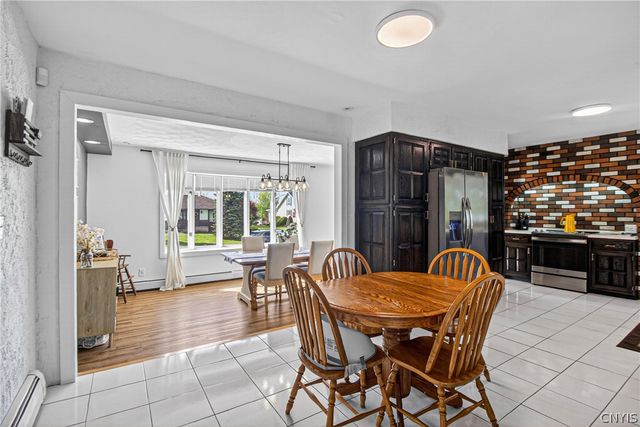 308 Washington Dr, New Hartford, NY 13413