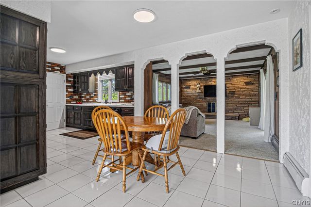 308 Washington Dr, New Hartford, NY 13413