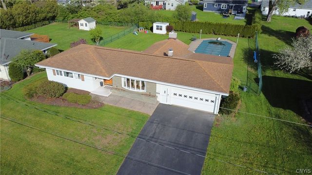 308 Washington Dr, New Hartford, NY 13413