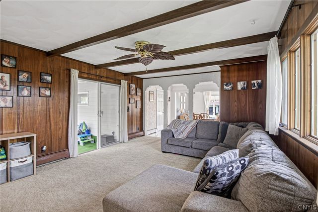 308 Washington Dr, New Hartford, NY 13413