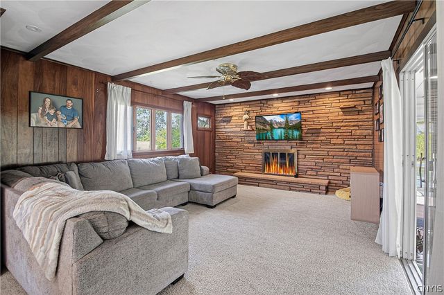 308 Washington Dr, New Hartford, NY 13413