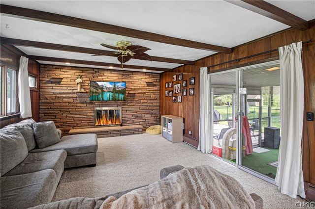 308 Washington Dr, New Hartford, NY 13413
