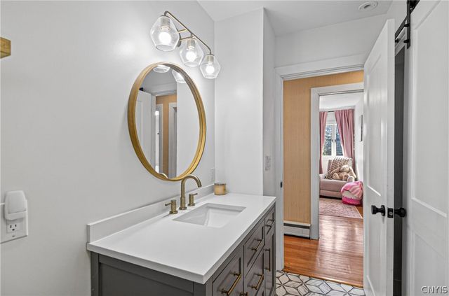 308 Washington Dr, New Hartford, NY 13413