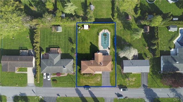 308 Washington Dr, New Hartford, NY 13413