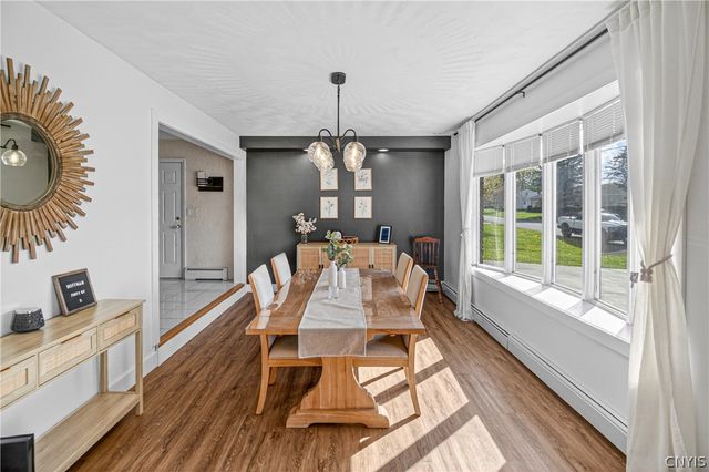 308 Washington Dr, New Hartford, NY 13413