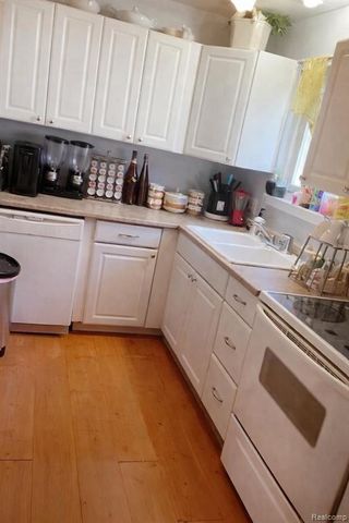 4457 Grindley Park Street, Dearborn Heights, MI 48125