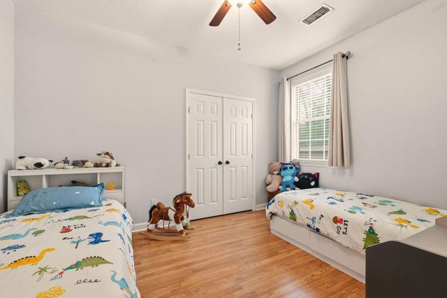 60 W Twinberry Place, The Woodlands, TX 77381