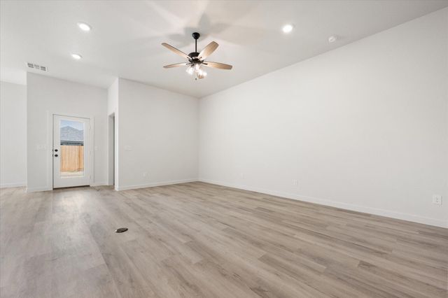 7008 16th Street, Lubbock, TX 79416