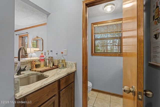 7630 Whitten Hill Drive, Olive Branch, MS 38654