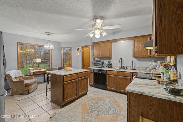 7630 Whitten Hill Drive, Olive Branch, MS 38654