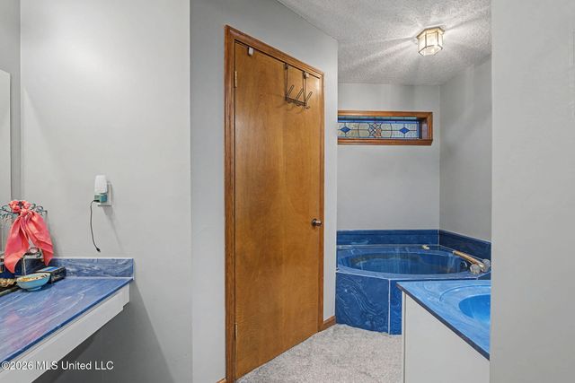 7630 Whitten Hill Drive, Olive Branch, MS 38654