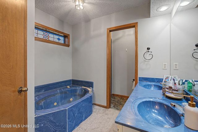 7630 Whitten Hill Drive, Olive Branch, MS 38654