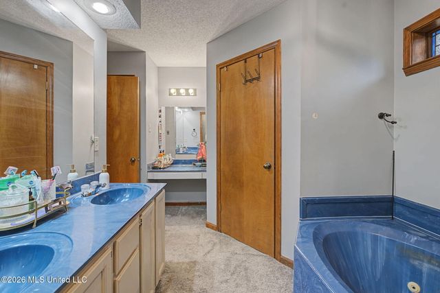 7630 Whitten Hill Drive, Olive Branch, MS 38654