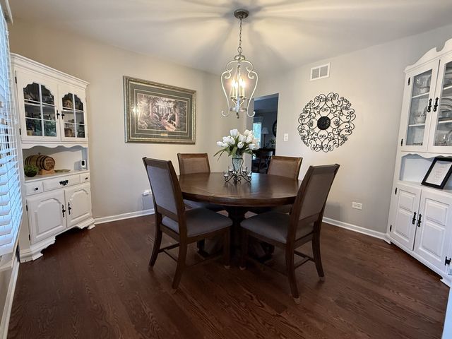 1102 Ravinia Court, Shorewood, IL 60404