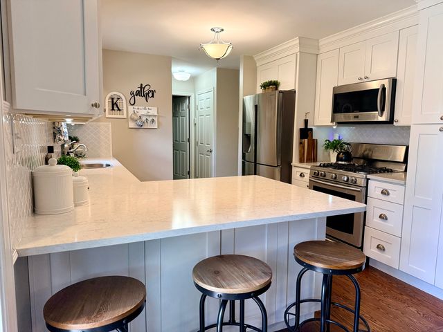 1102 Ravinia Court, Shorewood, IL 60404