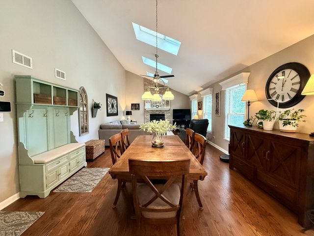 1102 Ravinia Court, Shorewood, IL 60404