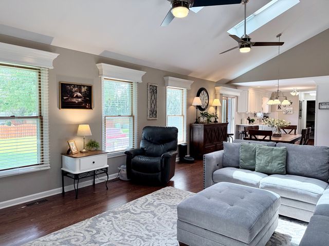 1102 Ravinia Court, Shorewood, IL 60404