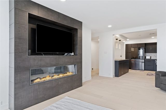 2222 1st Avenue NE 305, Cedar Rapids, IA 52402