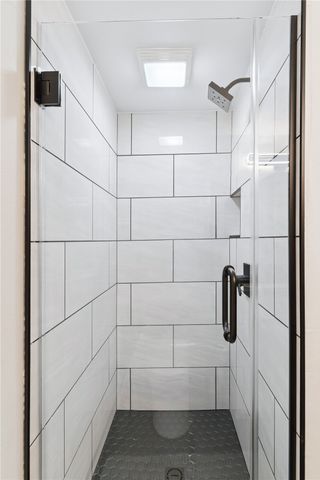 2222 1st Avenue NE 305, Cedar Rapids, IA 52402