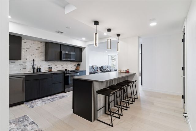 2222 1st Avenue NE 305, Cedar Rapids, IA 52402