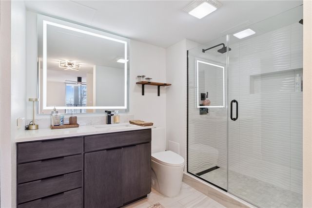 2222 1st Avenue NE 305, Cedar Rapids, IA 52402