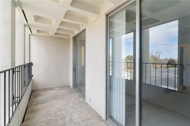 2222 1st Avenue NE 305, Cedar Rapids, IA 52402