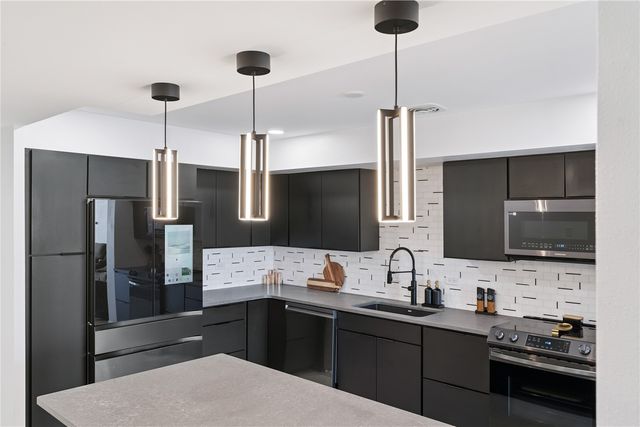 2222 1st Avenue NE 305, Cedar Rapids, IA 52402