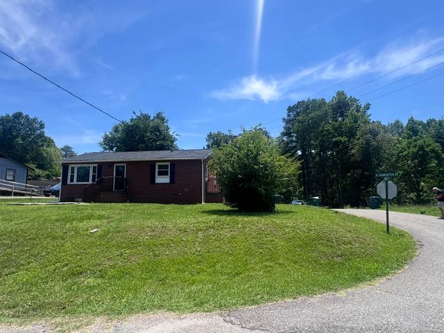 431 Charleston St N, Blacksburg, SC 29702