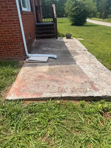 431 Charleston St N, Blacksburg, SC 29702
