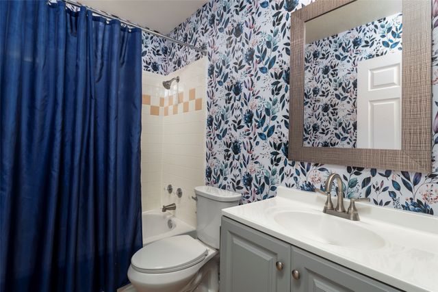2802 Garden Oaks Place, Grand Prairie, TX 75052