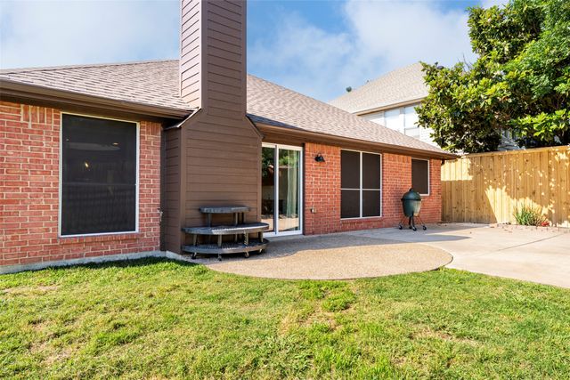 2802 Garden Oaks Place, Grand Prairie, TX 75052