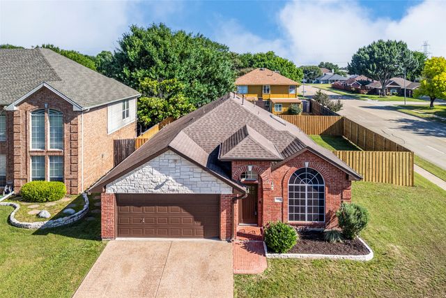 2802 Garden Oaks Place, Grand Prairie, TX 75052