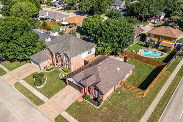 2802 Garden Oaks Place, Grand Prairie, TX 75052