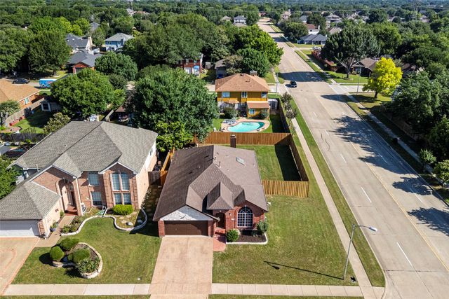 2802 Garden Oaks Place, Grand Prairie, TX 75052