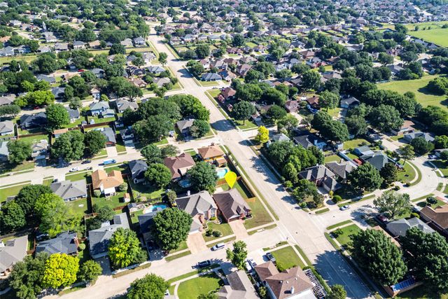 2802 Garden Oaks Place, Grand Prairie, TX 75052