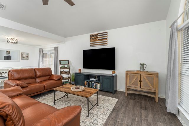 2802 Garden Oaks Place, Grand Prairie, TX 75052