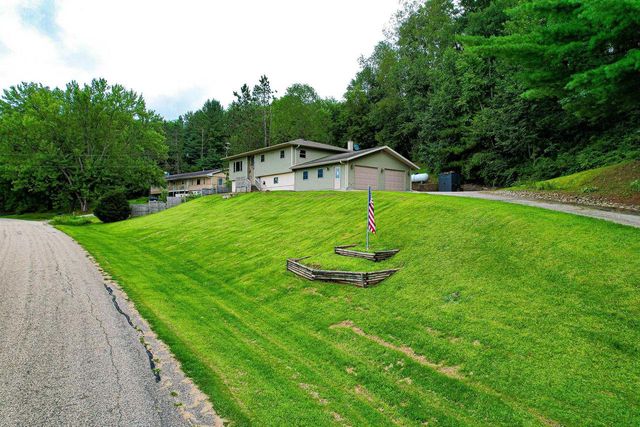 11828 Fairway Road, Sparta, WI 54656