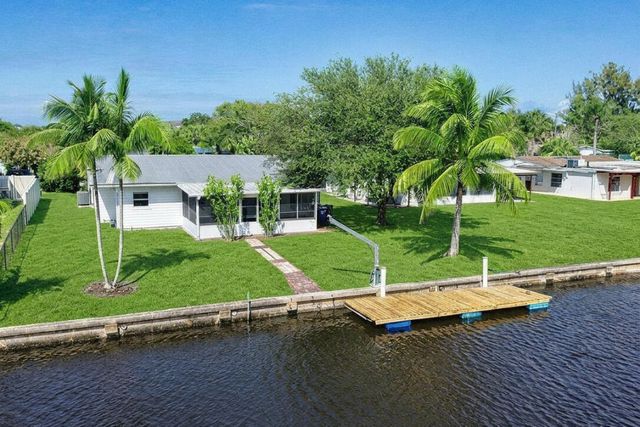 241 14th Place, Vero Beach, FL 32960