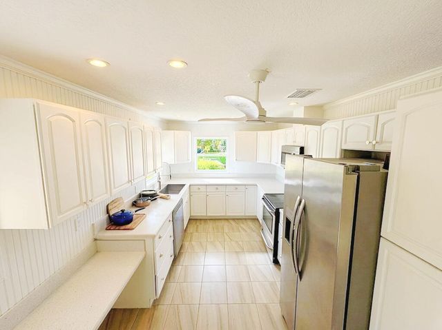 241 14th Place, Vero Beach, FL 32960