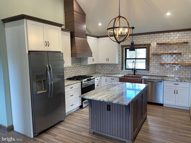 803 FRITZ AVE, Reading, PA 19607