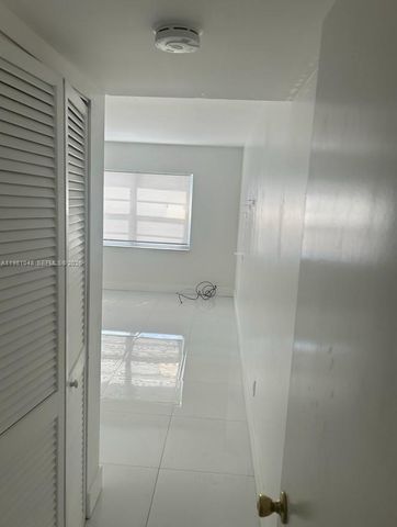 3048 E Sunrise Lakes Dr 411, Sunrise, FL 33322