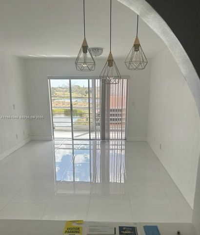 3048 E Sunrise Lakes Dr 411, Sunrise, FL 33322