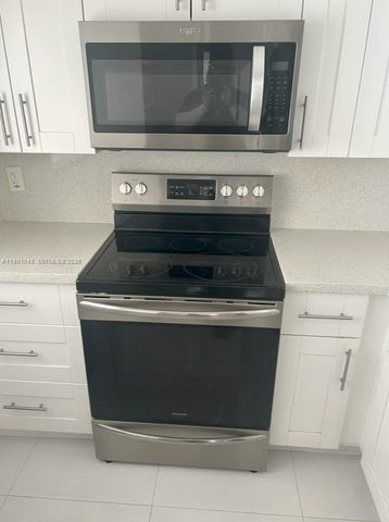 3048 E Sunrise Lakes Dr 411, Sunrise, FL 33322