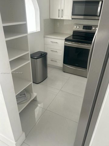 3048 E Sunrise Lakes Dr 411, Sunrise, FL 33322