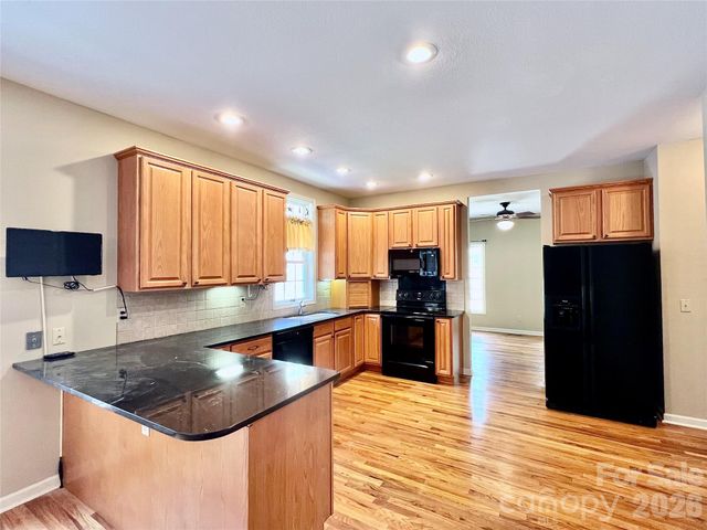 7 Curtis Drive, Hendersonville, NC 28739