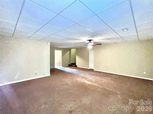 7 Curtis Drive, Hendersonville, NC 28739