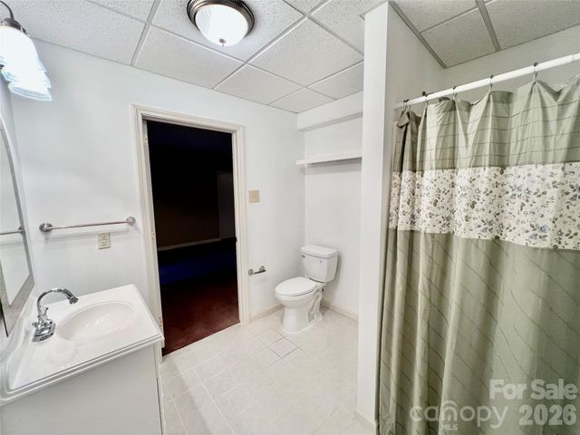 7 Curtis Drive, Hendersonville, NC 28739