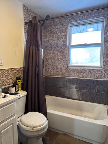 2431 Deerfield Road, Far Rockaway, NY 11691