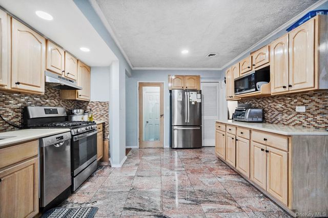 2431 Deerfield Road, Far Rockaway, NY 11691